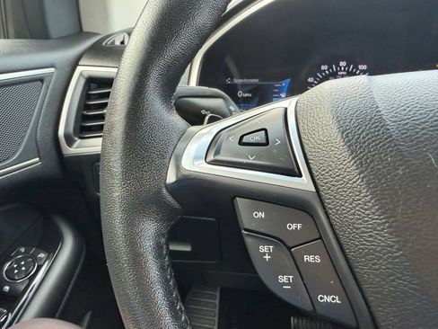 Used 2017 Ford Edge SEL w/ Equipment Group 201A FWD image 14