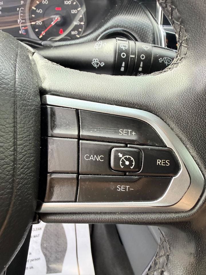 Used 2024 Jeep Compass Latitude w/ Convenience Group AWD/4WD image 25