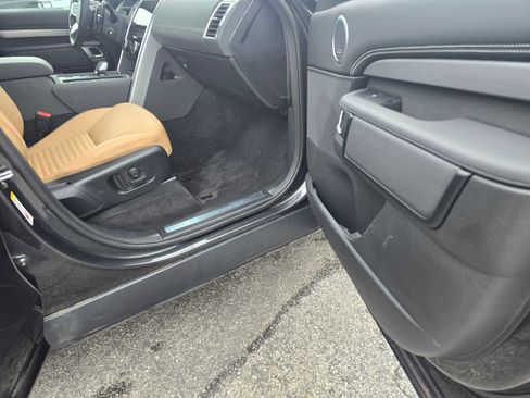 Certified 2025 Land Rover Discovery Dynamic SE image 10