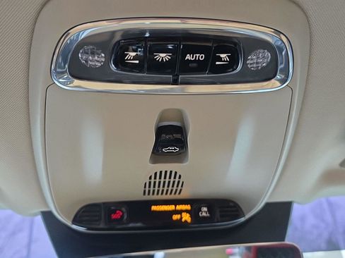 Used 2016 Volvo XC90 T6 Momentum w/ Momentum Plus Package image 14