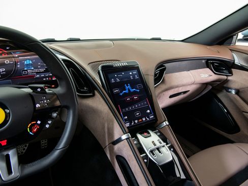 Certified 2025 Ferrari Roma Spider image 13