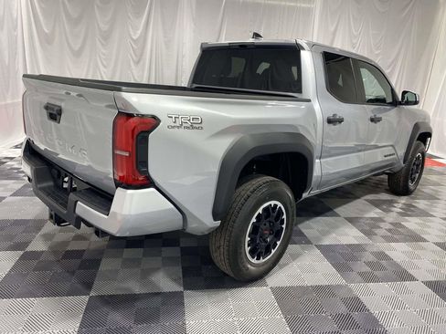 Used 2024 Toyota Tacoma TRD Off-Road AWD/4WD image 4