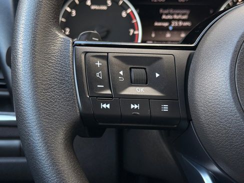 Used 2021 Nissan Rogue SV image 26