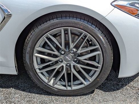 Used 2019 Genesis G70 2.0T Advanced w/ Elite Package image 10