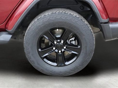 Used 2021 Jeep Wrangler Unlimited Sahara image 9