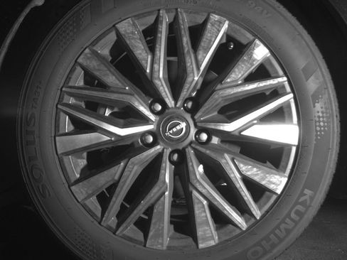 Used 2025 Nissan Altima 2.5 SV image 12