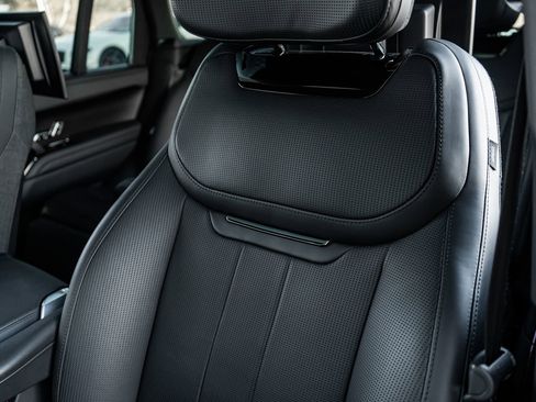 Used 2023 Land Rover Range Rover SV image 30