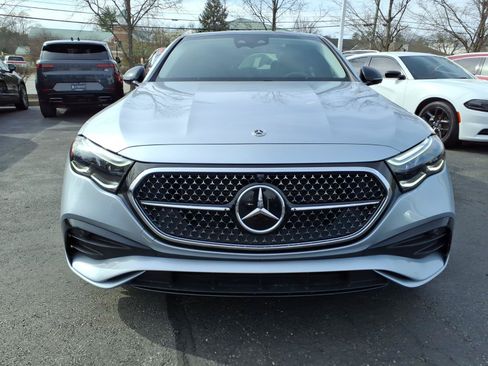 Used 2024 Mercedes-Benz E 350 4MATIC Sedan image 2