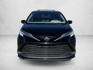 Used 2022 Toyota Sienna Limited video 2