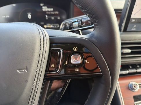 Used 2022 Lincoln Aviator Reserve image 12