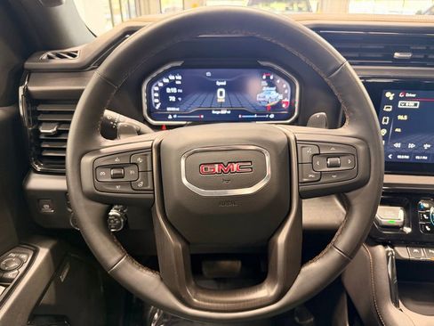Used 2023 GMC Sierra 1500 AT4 w/ AT4 Preferred Package AWD/4WD image 32