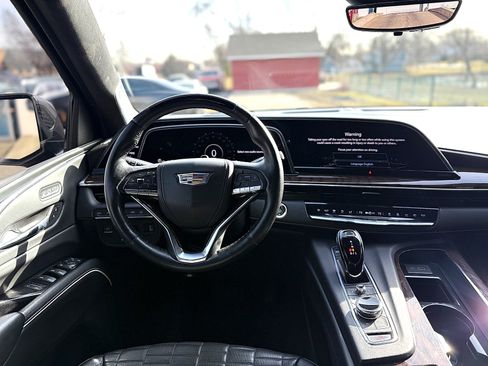 Used 2021 Cadillac Escalade Sport Platinum image 13