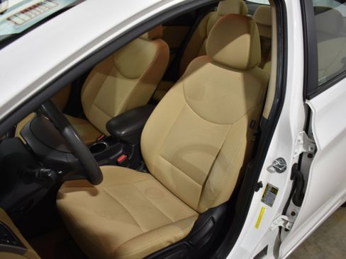Used 2013 Hyundai Elantra GLS image 15