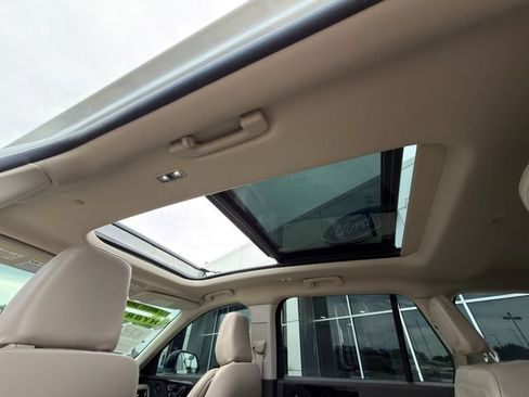 Used 2023 Lincoln Aviator Grand Touring w/ Equipment Group 301A AWD/4WD image 18