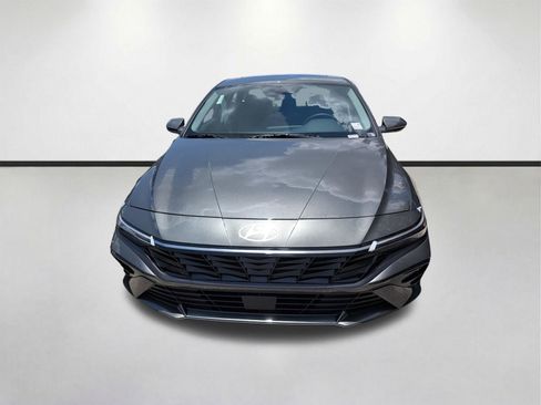 New 2026 Hyundai Elantra Limited FWD image 8