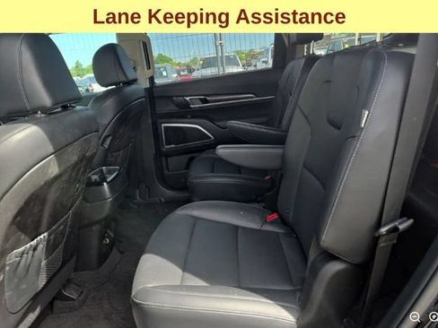 Used 2023 Kia Telluride S AWD/4WD image 7