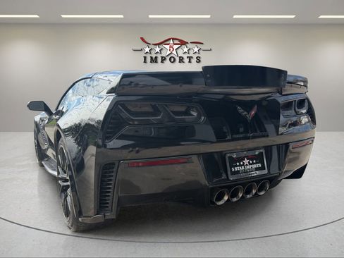 Used 2015 Chevrolet Corvette Z06 w/ 3LZ Preferred Equipment Group image 5