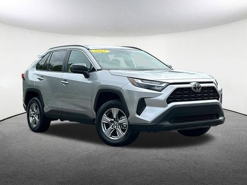 Used 2025 Toyota RAV4 LE AWD/4WD image 2