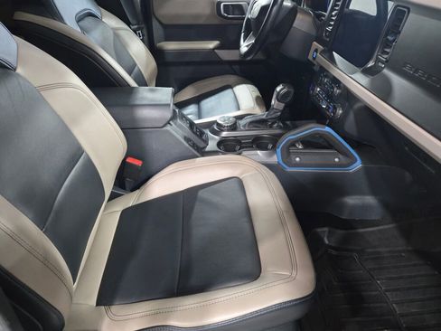 Used 2023 Ford Bronco Wildtrak image 7
