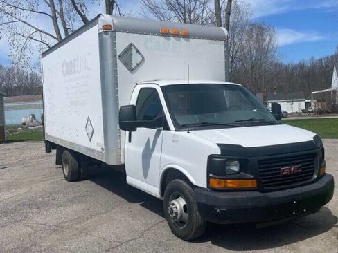 Used 2015 GMC Savana 3500 image 1