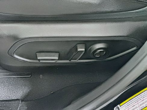 Used 2023 Jeep Grand Cherokee Altitude RWD image 13