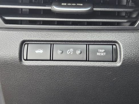 Used 2024 Nissan Altima 2.5 SV FWD image 22