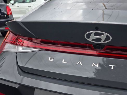 Used 2024 Hyundai Elantra Limited FWD image 12