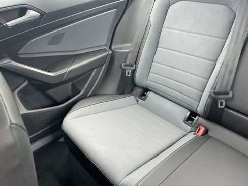 Used 2025 Volkswagen Jetta SE image 40