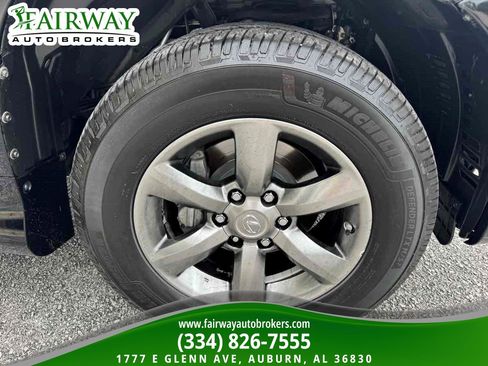 Used 2013 Lexus GX 460 Premium AWD/4WD image 36