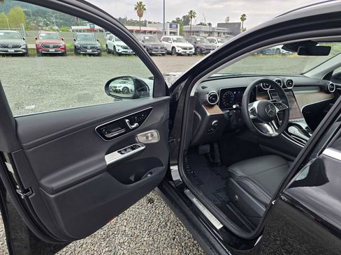 Used 2023 Mercedes-Benz GLC 300 4MATIC image 42