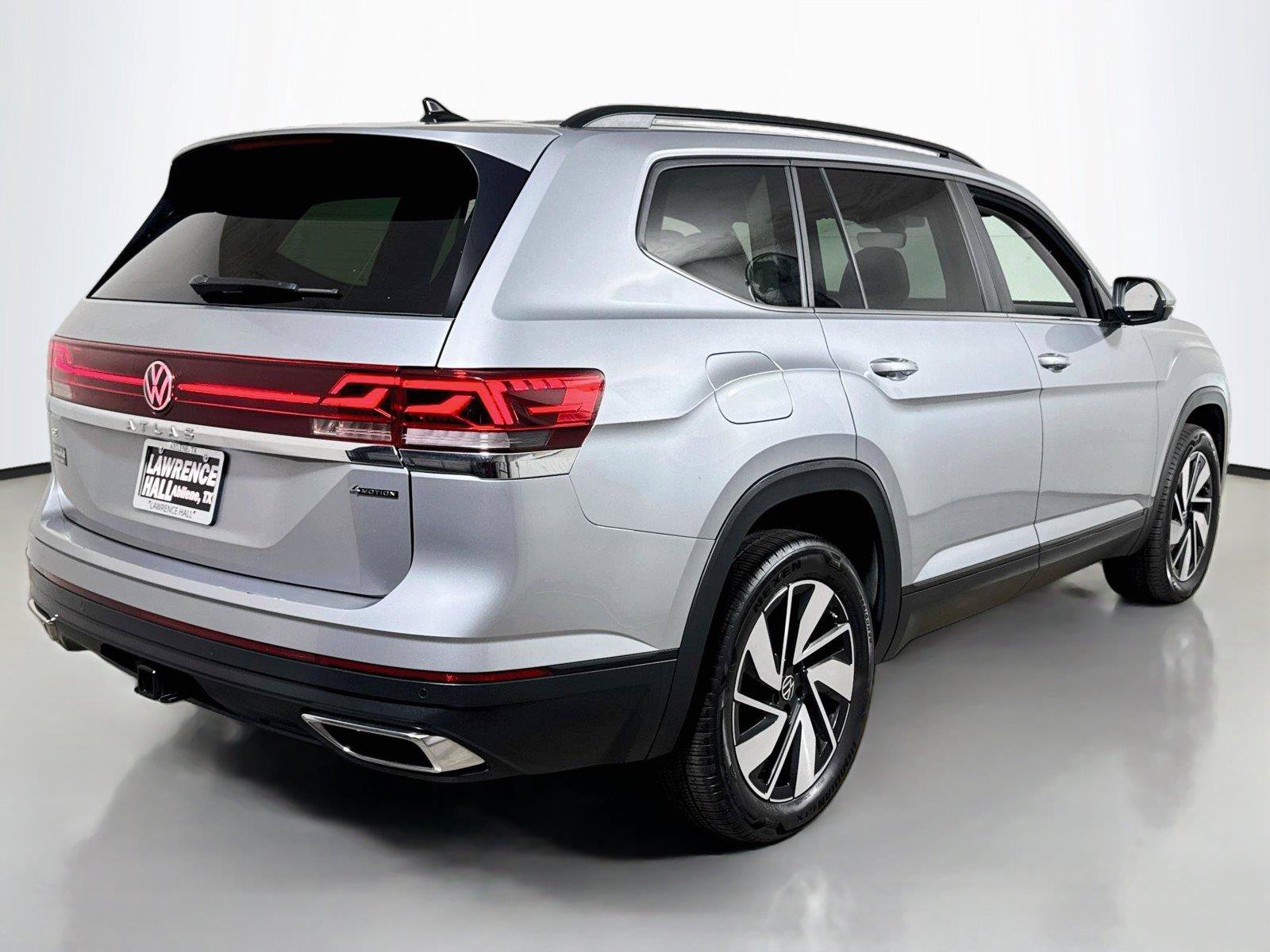 Used 2026 Volkswagen Atlas SE AWD/4WD image 4