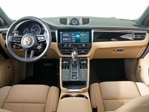 New 2026 Porsche Macan image 18
