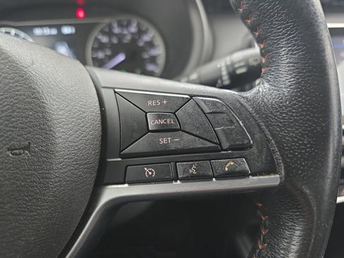 Used 2020 Nissan Kicks SR FWD image 32