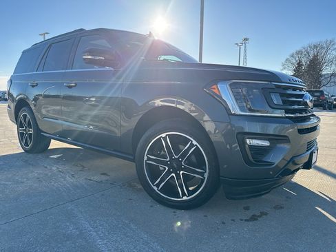 Used 2020 Ford Expedition Limited w/ Equipment Group 303A image 2