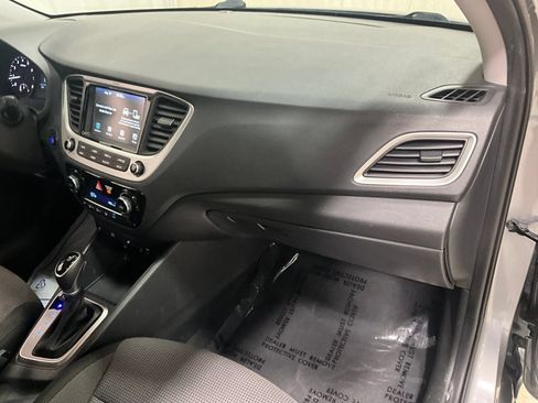 Used 2021 Hyundai Accent Limited w/ Cargo Package FWD image 17