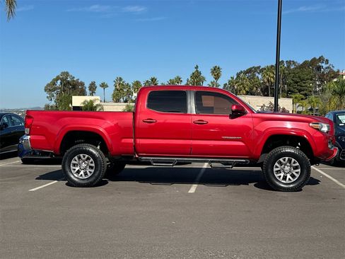 Used 2016 Toyota Tacoma SR5 image 2
