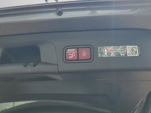 Certified 2025 Mercedes-Benz GLS 450 4MATIC image 9