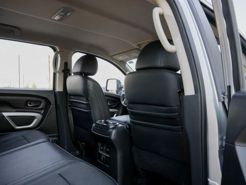 Used 2016 Nissan Titan PRO-4X image 38