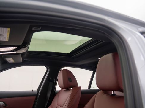 New 2026 BMW 330i xDrive 330i xDrive w/ M Sport Package image 19