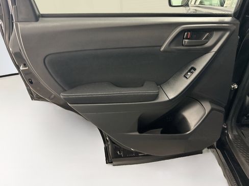 Used 2015 Subaru Forester 2.5i w/ Alloy Wheel Package image 26