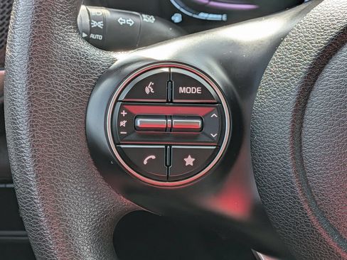Used 2024 Kia Soul LX w/ Option Group 015 FWD image 18