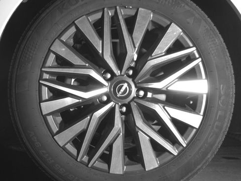 Used 2025 Nissan Altima 2.5 SV FWD image 12