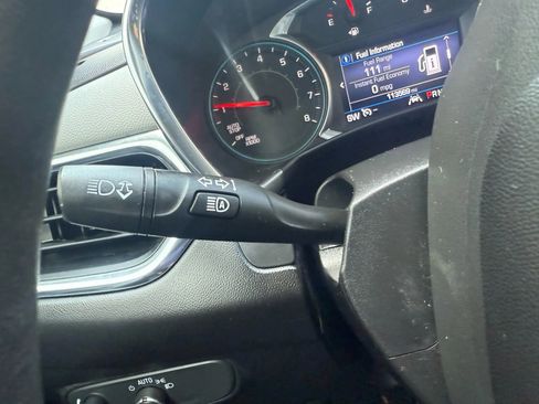Used 2020 Chevrolet Equinox LT AWD/4WD image 15