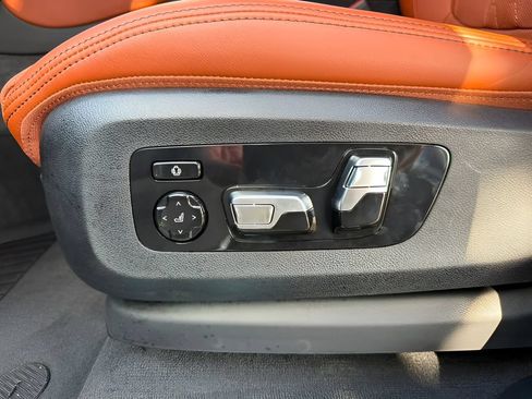 New 2027 BMW X6 xDrive40i w/ Executive Package AWD/4WD image 11