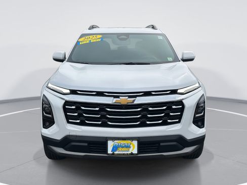 Certified 2025 Chevrolet Equinox LT w/ Convenience Package II image 2