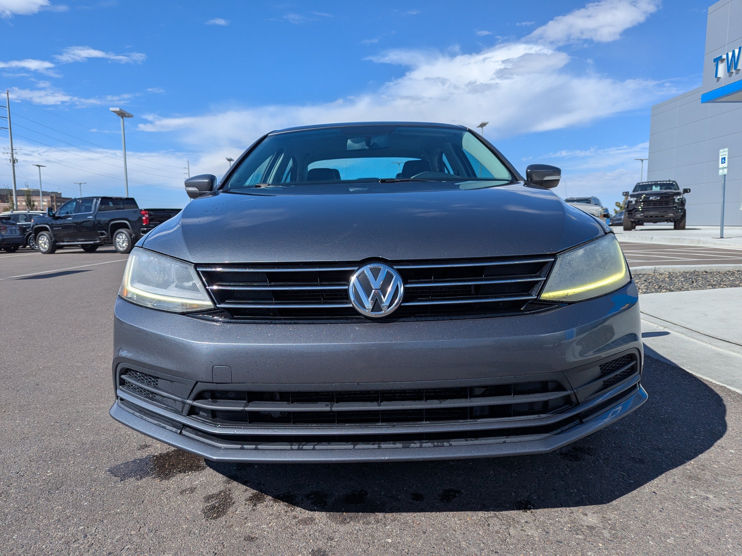 Used 2017 Volkswagen Jetta SE FWD image 4