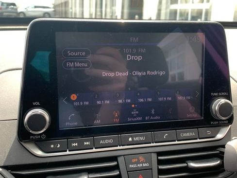 Used 2019 Nissan Altima 2.5 S FWD image 11