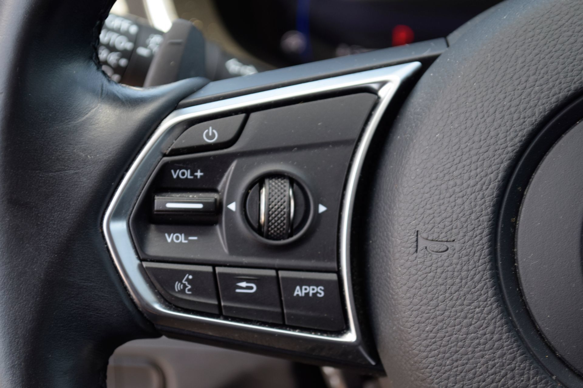 Used 2023 Acura MDX w/ Technology Package FWD image 8