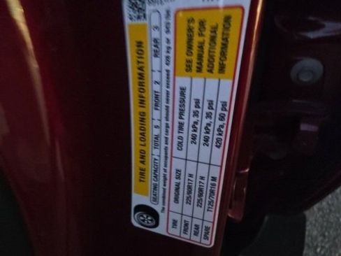 Used 2025 Chevrolet Trax LT image 28