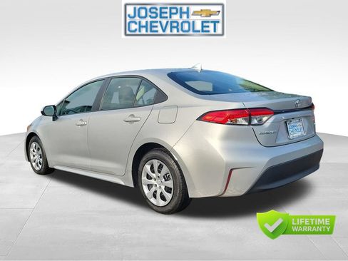 Used 2024 Toyota Corolla LE FWD image 3